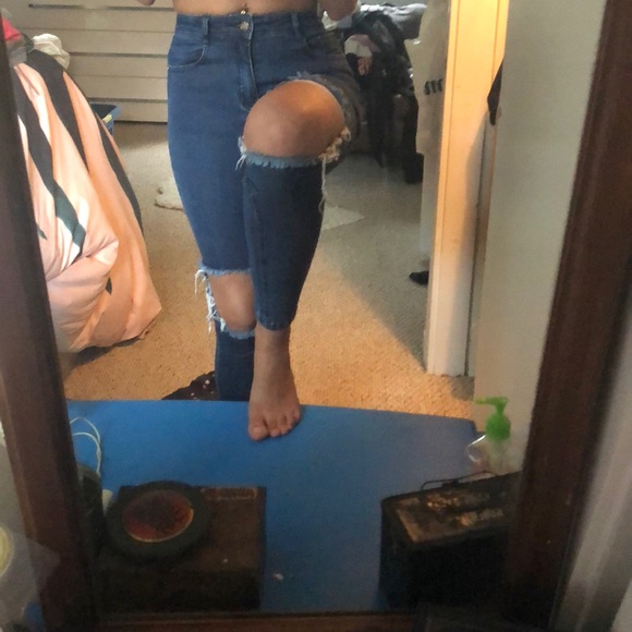 MISSGUIDED ripped knees dark denim jeans - Picture 3 of 6